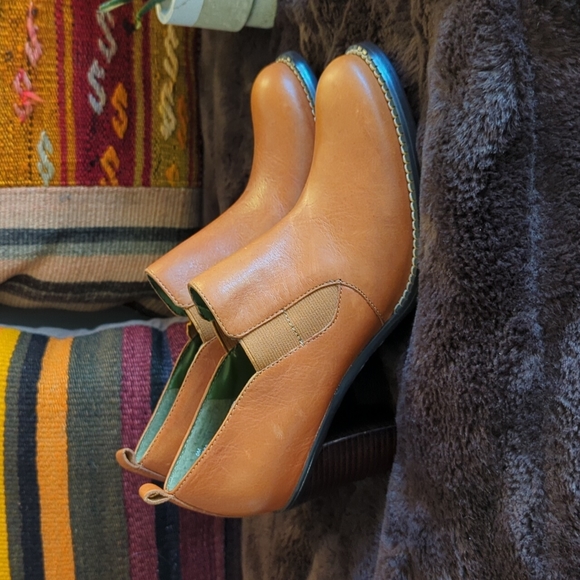 Tommy Hilfiger Size 6M Cognac 3 inch Block Heel Leather Booties - Picture 7 of 11